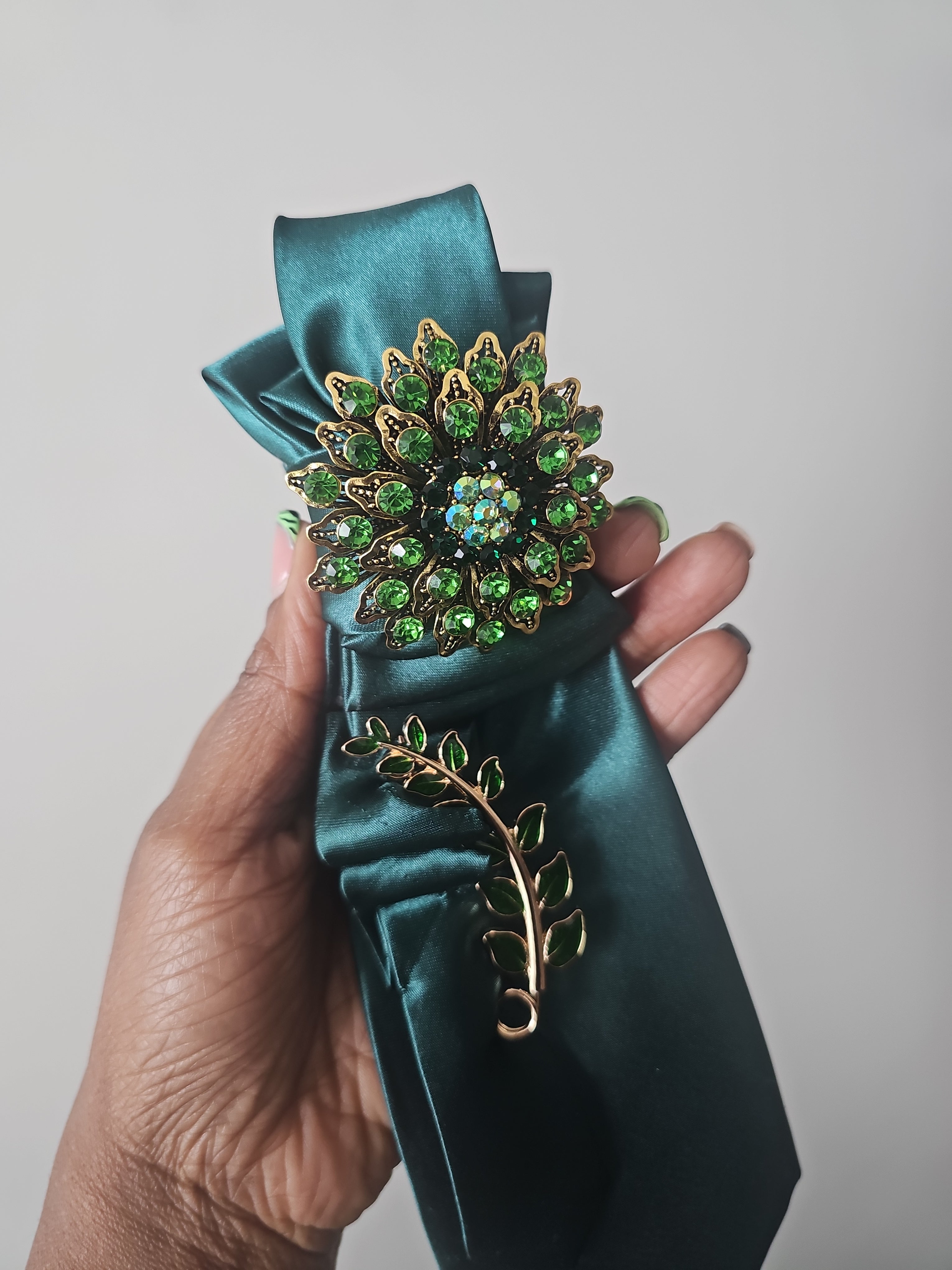 Emerald Luxe Bloom Statement Tie