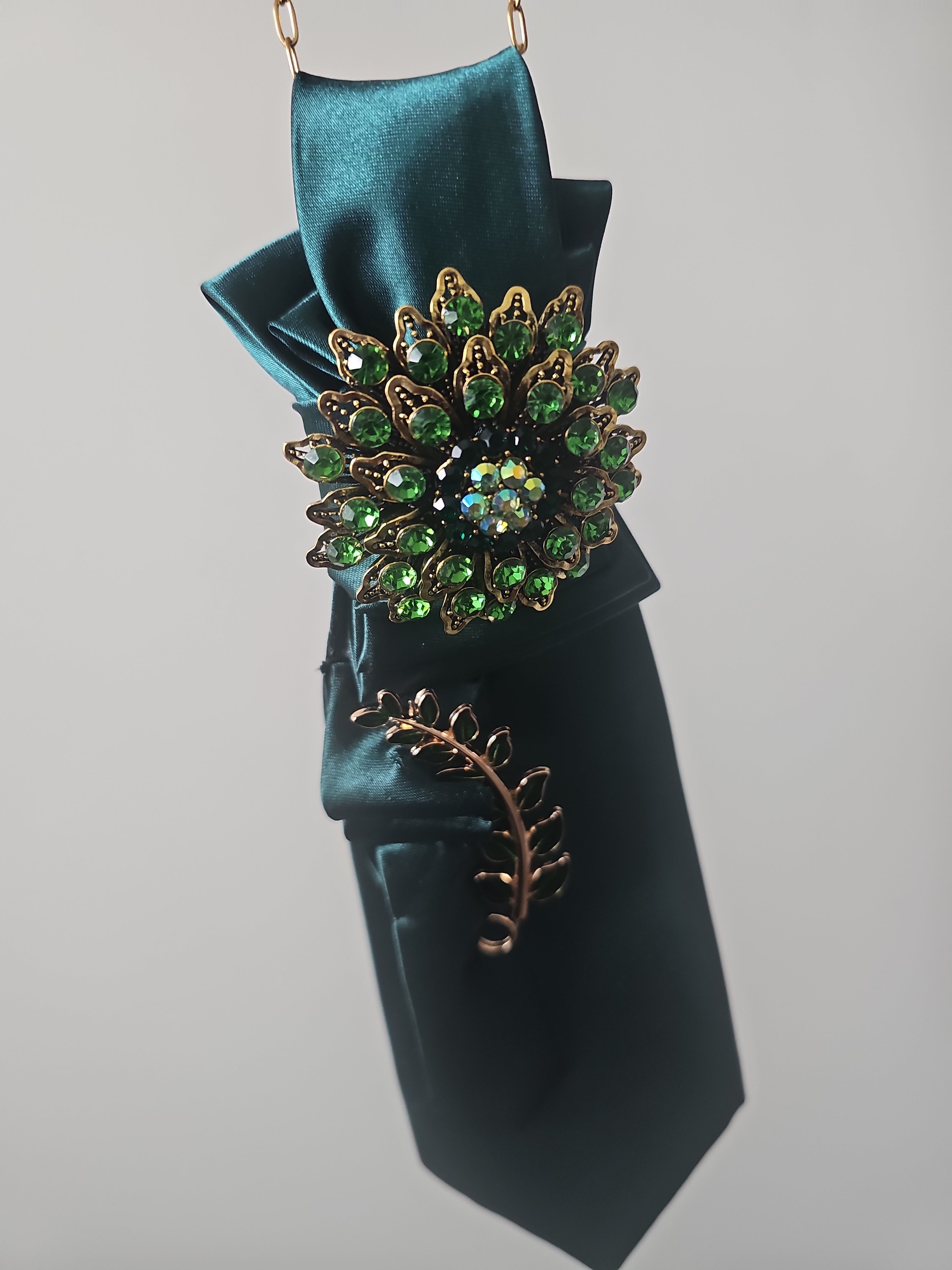 Emerald Luxe Bloom Statement Tie