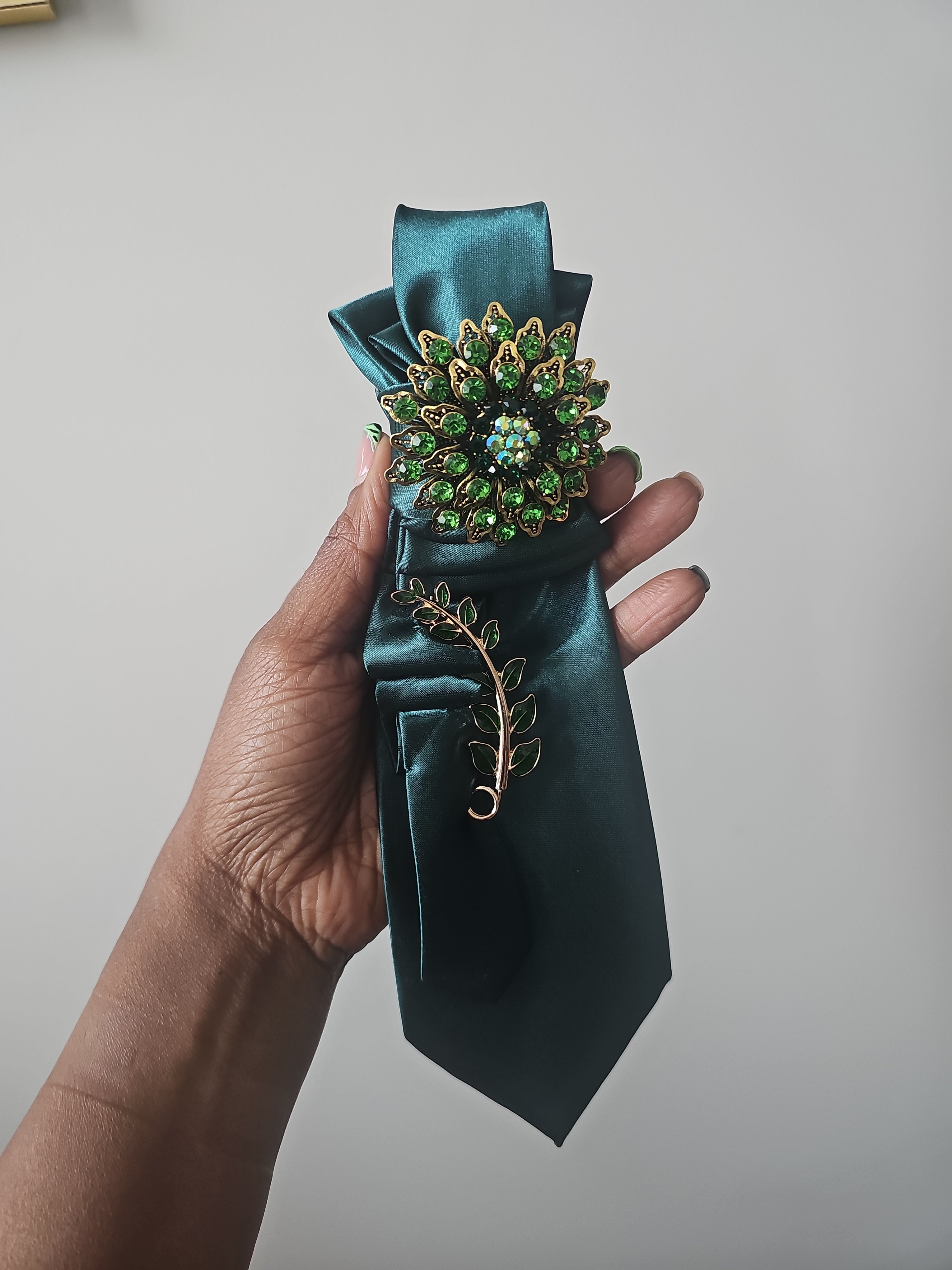 Emerald Luxe Bloom Statement Tie