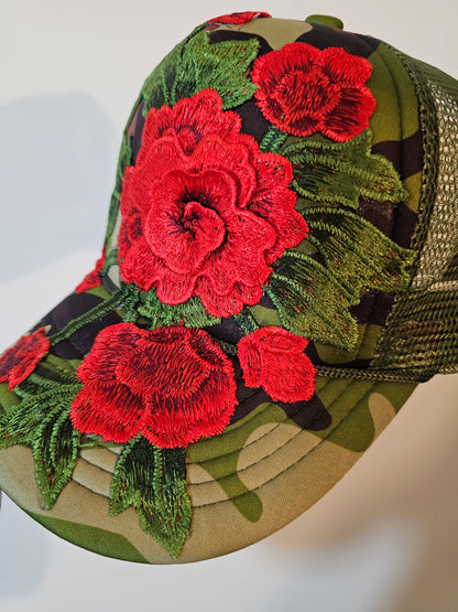 Camouflage Rose 🌹 Trucker