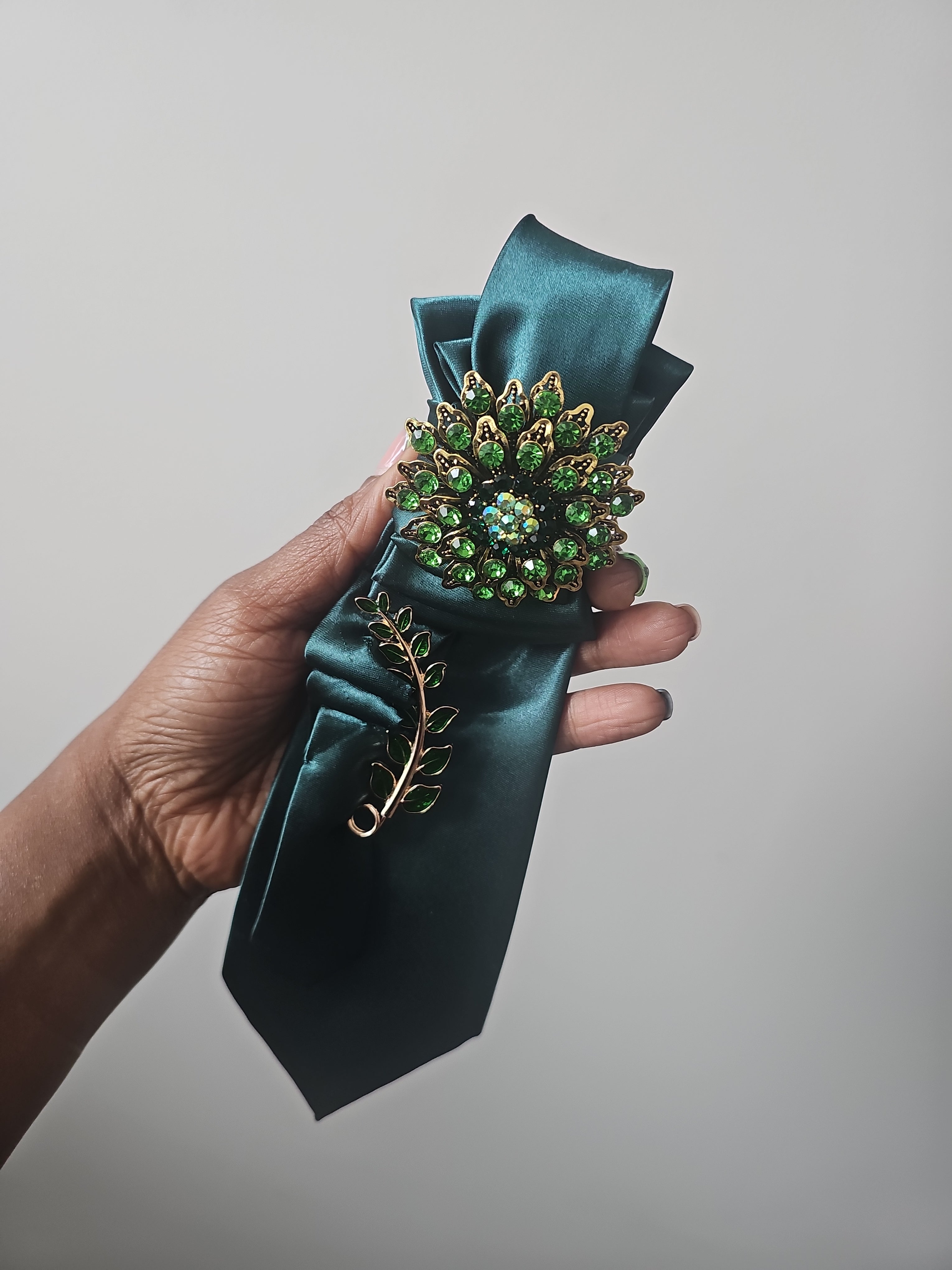 Emerald Luxe Bloom Statement Tie