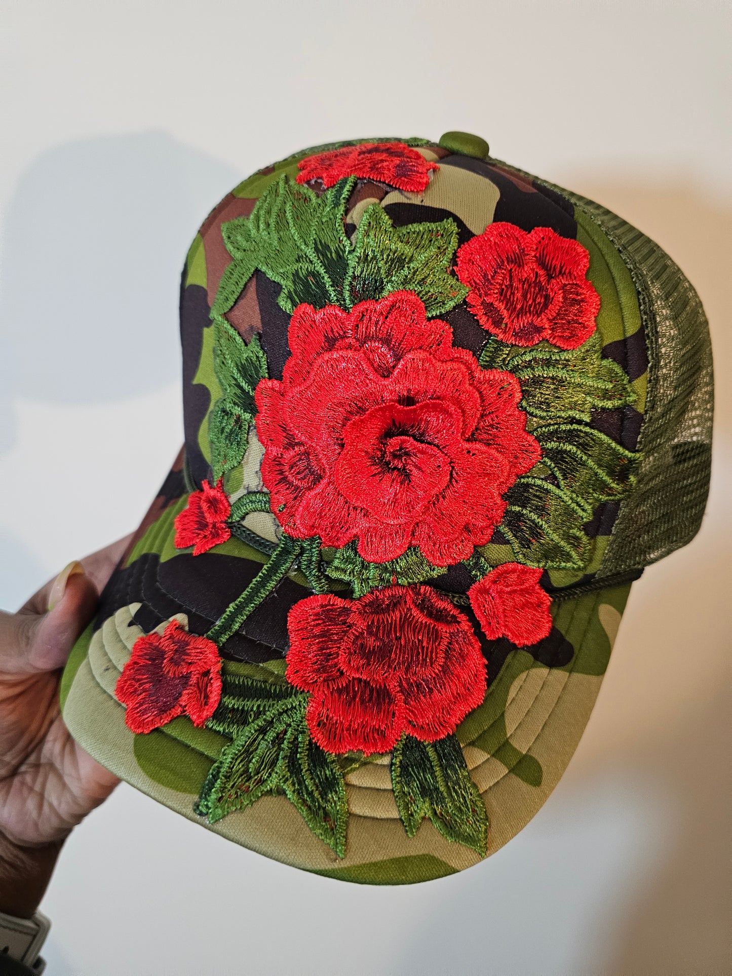 Camouflage Rose 🌹 Trucker